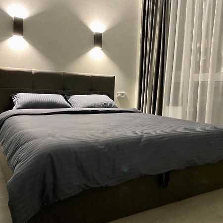 Slavutich Apartments Near Metro Station كييف المظهر الخارجي الصورة