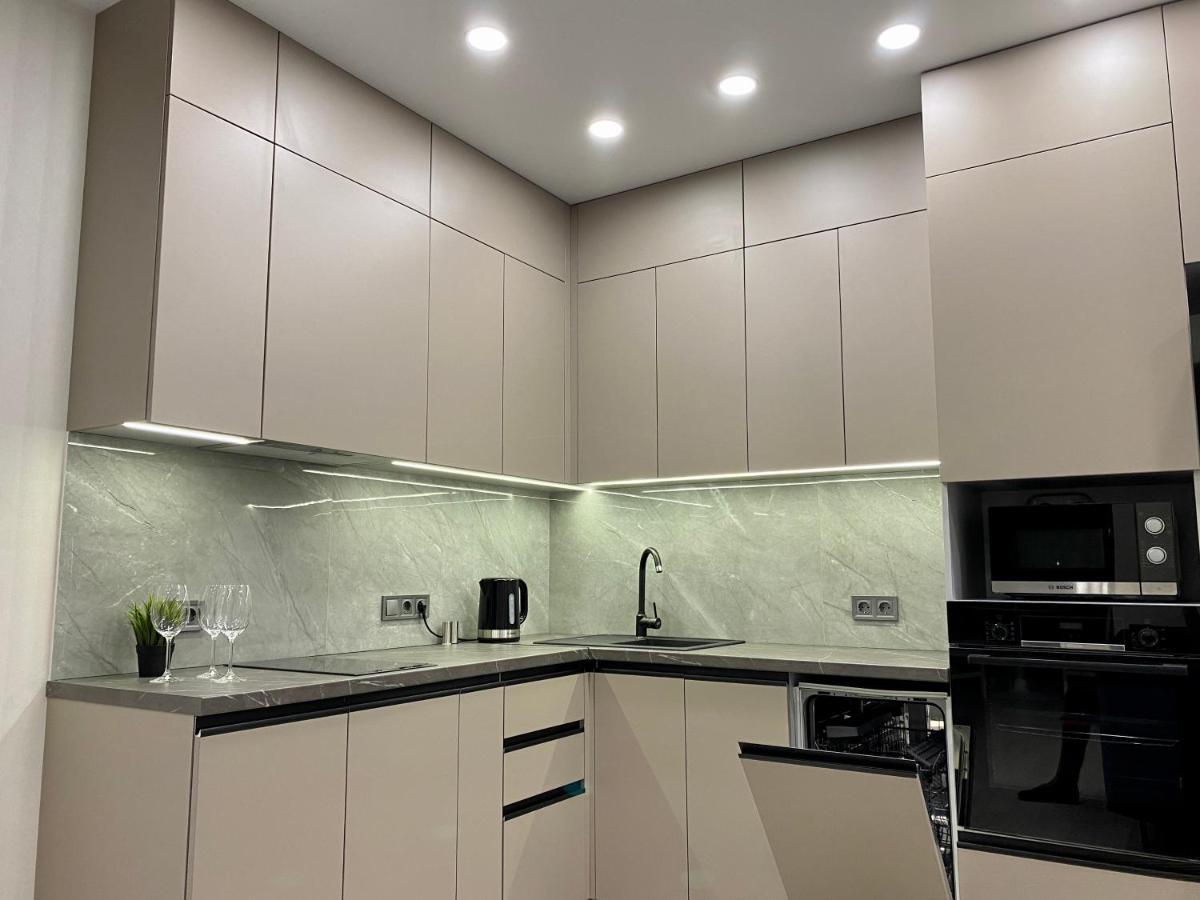 Slavutich Apartments Near Metro Station كييف المظهر الخارجي الصورة