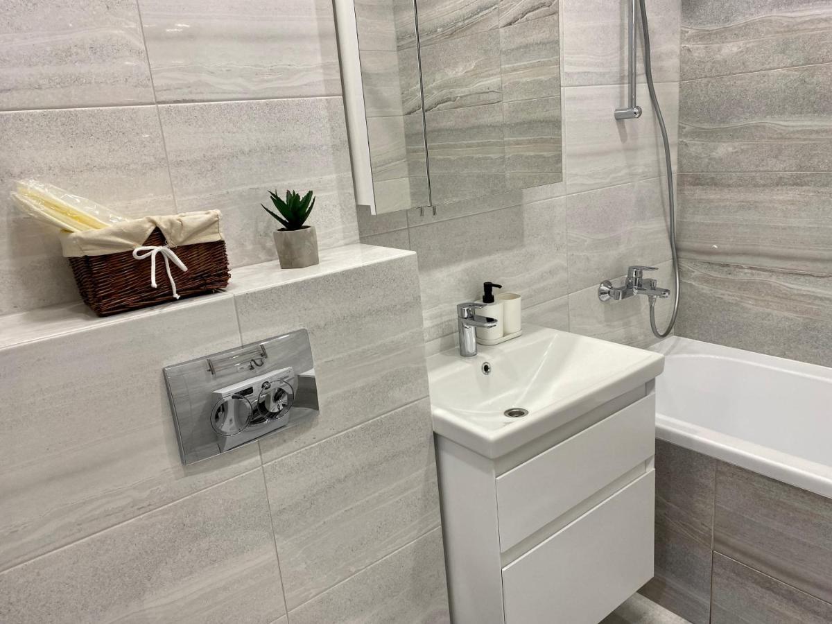 Slavutich Apartments Near Metro Station كييف المظهر الخارجي الصورة