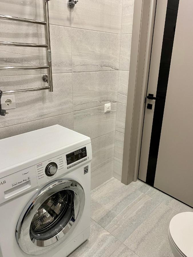 Slavutich Apartments Near Metro Station كييف المظهر الخارجي الصورة