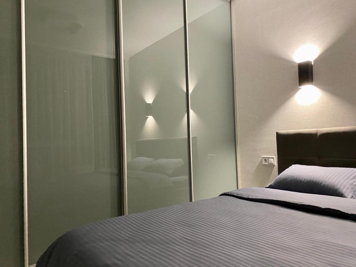 Slavutich Apartments Near Metro Station كييف المظهر الخارجي الصورة