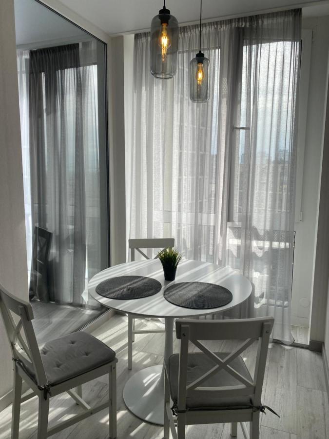 Slavutich Apartments Near Metro Station كييف المظهر الخارجي الصورة