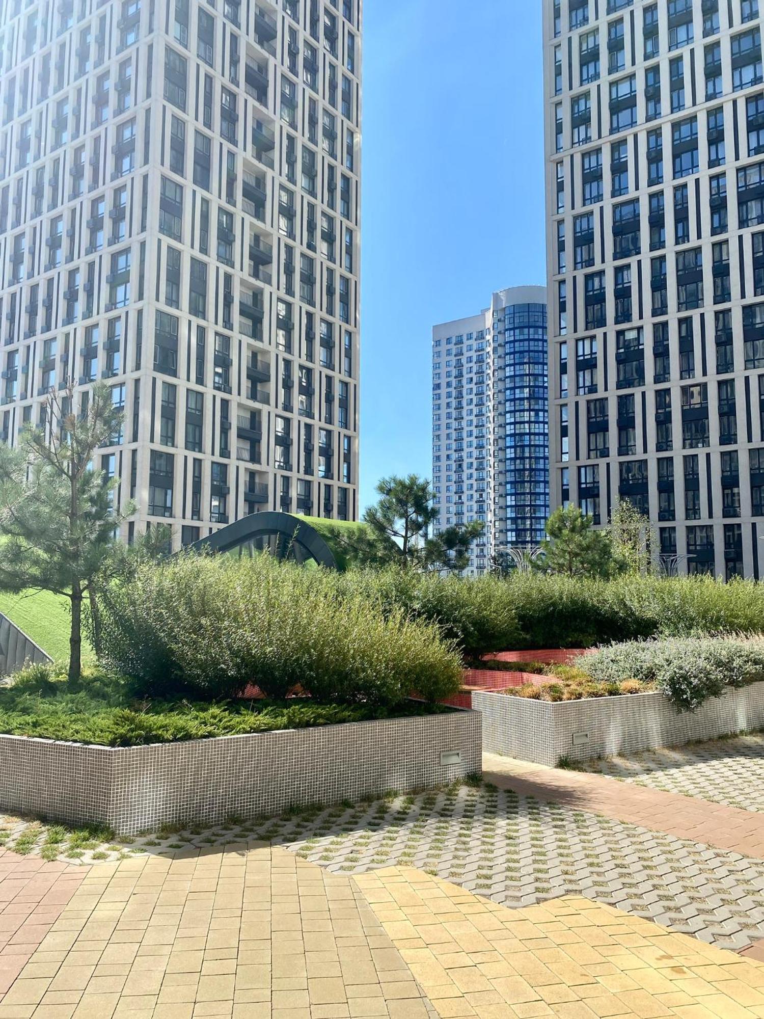Slavutich Apartments Near Metro Station كييف المظهر الخارجي الصورة